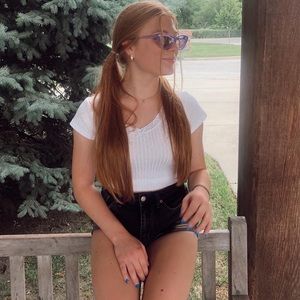 Meet your Posher, Libby